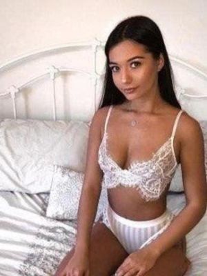 Lisa, photo sexcanberra.com