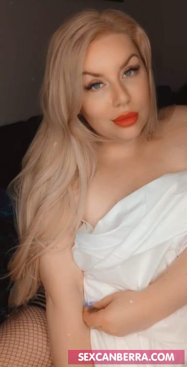 Call Girl Imogen Greene (32 age, Canberra)